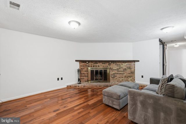 6040 HEATHWICK CT, Burke, VA 22015