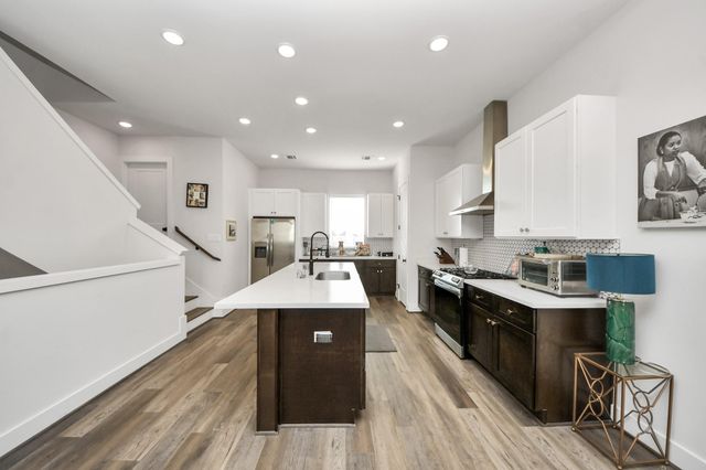 3905 Pinemont Drive E, Houston, TX 77018