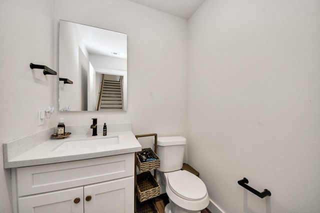 3905 Pinemont Drive E, Houston, TX 77018