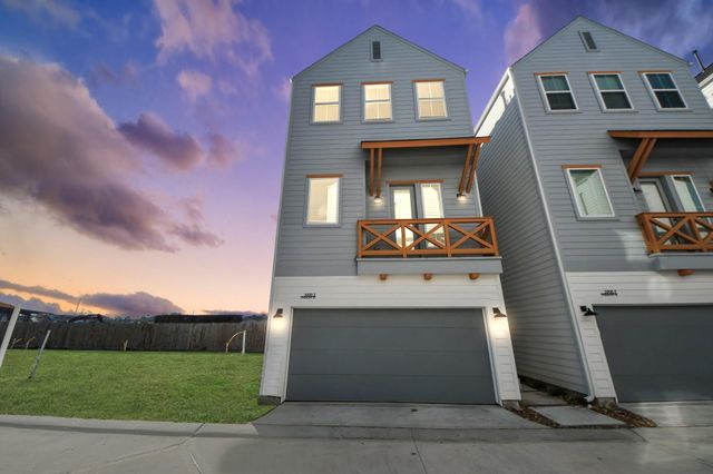 3905 Pinemont Drive E, Houston, TX 77018