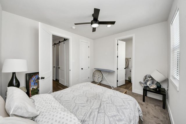 3905 Pinemont Drive E, Houston, TX 77018