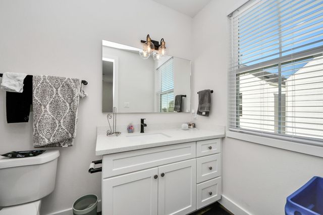 3905 Pinemont Drive E, Houston, TX 77018