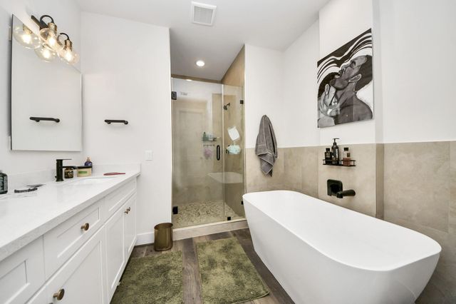 3905 Pinemont Drive E, Houston, TX 77018