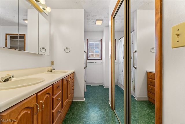 749 Fairview Avenue, Barberton, OH 44203