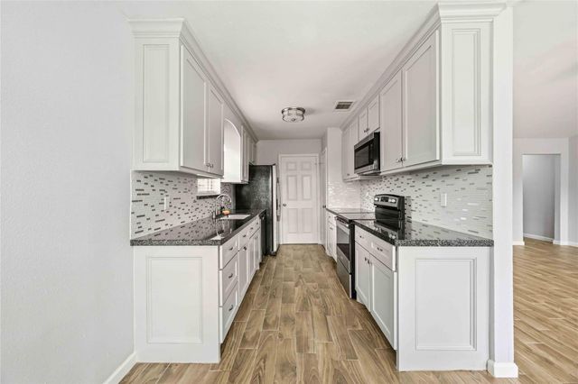 5522 Bridgegate Drive, Spring, TX 77373