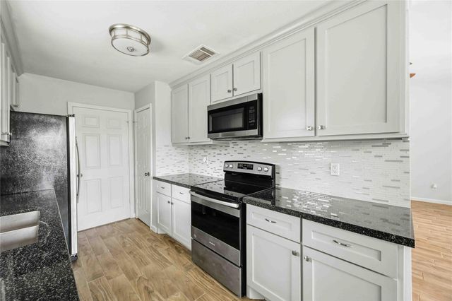 5522 Bridgegate Drive, Spring, TX 77373