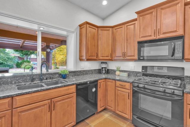 23540 Oriente Way, Ramona, CA 92065