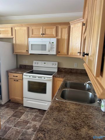 501 College Street, Hartselle, AL 35640