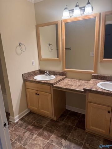 501 College Street, Hartselle, AL 35640