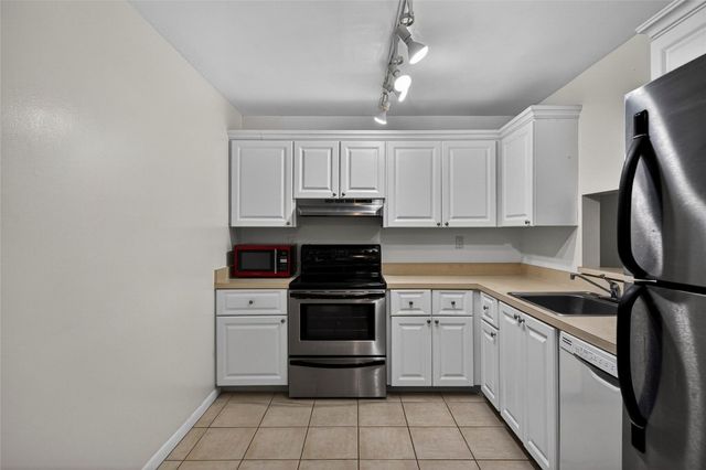 711 N Pine Island Road, Plantation, FL 33324