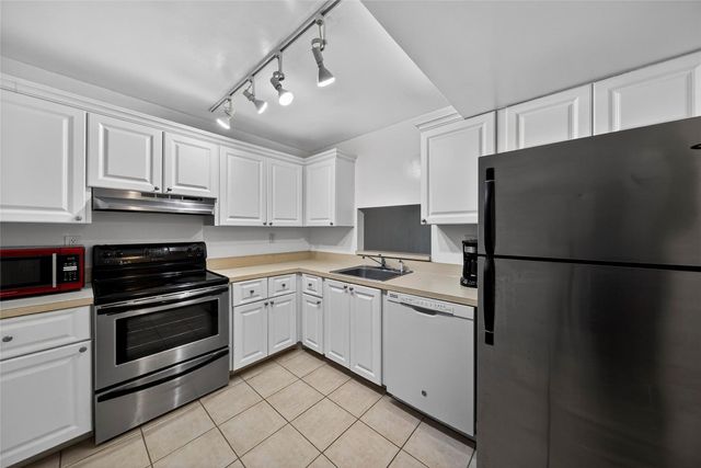 711 N Pine Island Road, Plantation, FL 33324