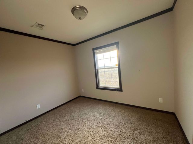 911 N GEUDA SPRINGS, Udall, KS 67146