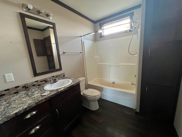 911 N GEUDA SPRINGS, Udall, KS 67146