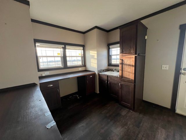 911 N GEUDA SPRINGS, Udall, KS 67146