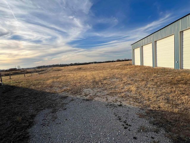 911 N GEUDA SPRINGS, Udall, KS 67146