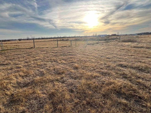 911 N GEUDA SPRINGS, Udall, KS 67146