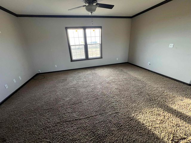 911 N GEUDA SPRINGS, Udall, KS 67146