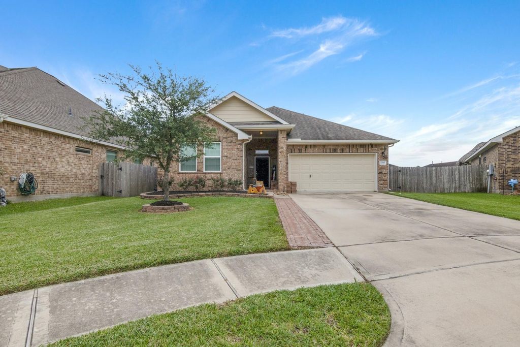 1486 Foshee Court, Alvin, TX 77511