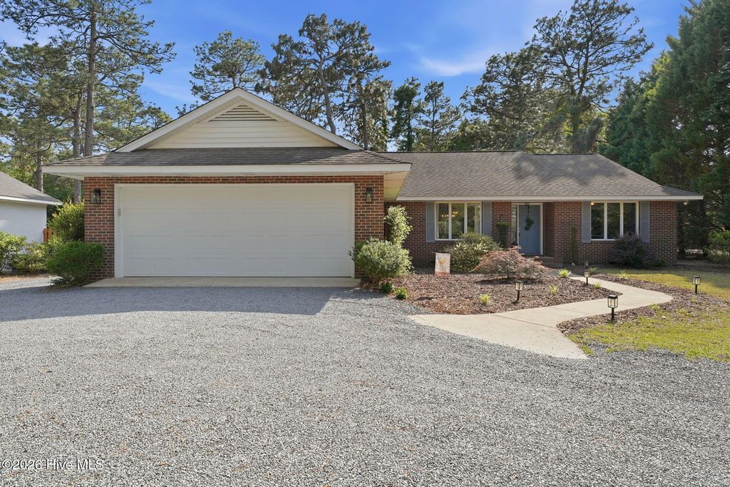 15 Mcleod Road, Pinehurst, NC 28374