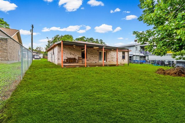 210 Kathy Lane, Livingston, TX 77351