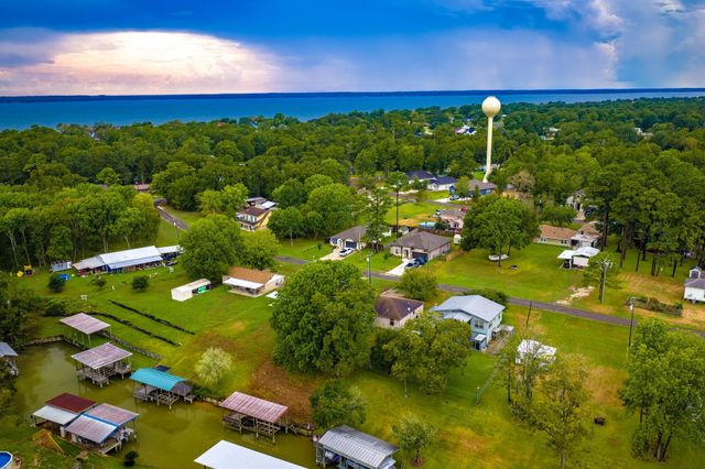 210 Kathy Lane, Livingston, TX 77351