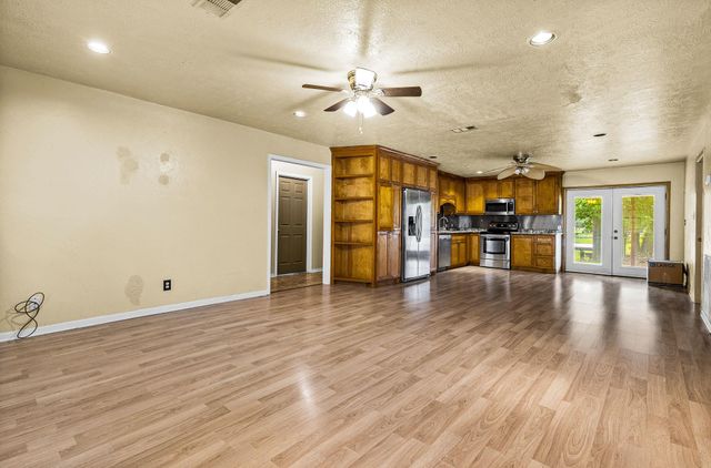 210 Kathy Lane, Livingston, TX 77351