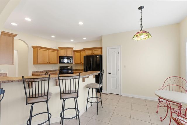 180 Lakeshore Circle, Georgetown, KY 40324