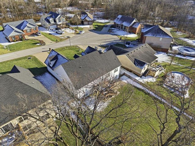 180 Lakeshore Circle, Georgetown, KY 40324