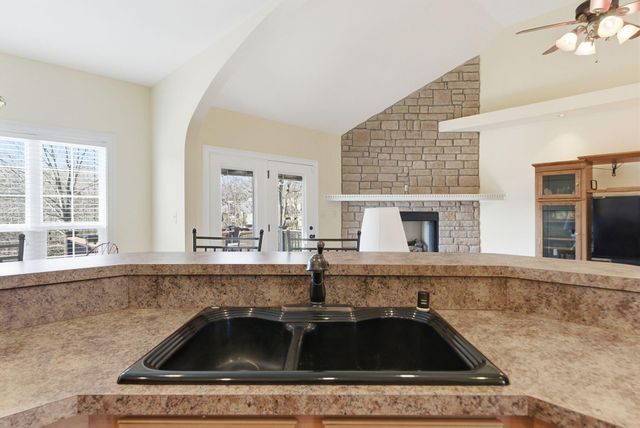 180 Lakeshore Circle, Georgetown, KY 40324