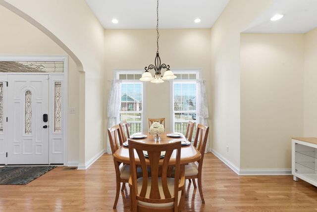 180 Lakeshore Circle, Georgetown, KY 40324