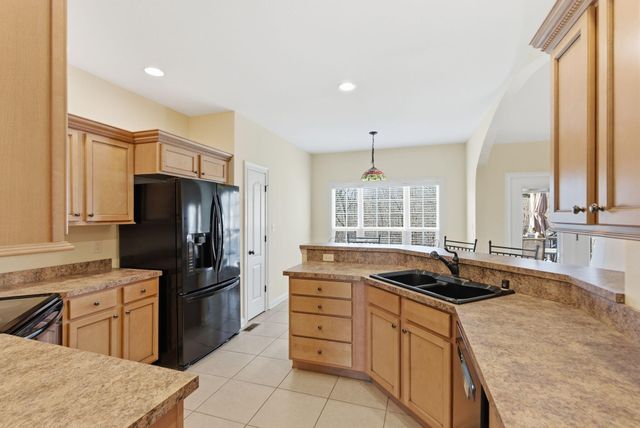 180 Lakeshore Circle, Georgetown, KY 40324