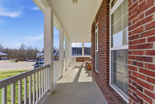 180 Lakeshore Circle, Georgetown, KY 40324