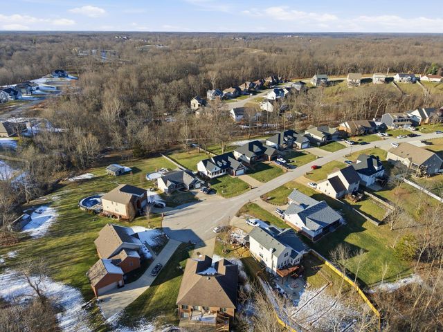 180 Lakeshore Circle, Georgetown, KY 40324