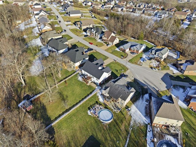 180 Lakeshore Circle, Georgetown, KY 40324