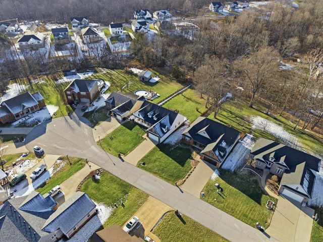 180 Lakeshore Circle, Georgetown, KY 40324