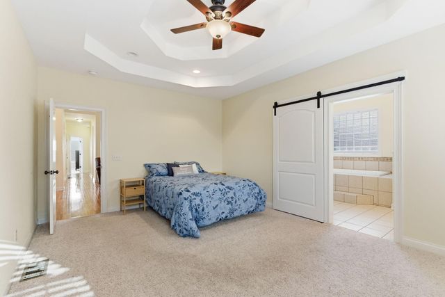 180 Lakeshore Circle, Georgetown, KY 40324