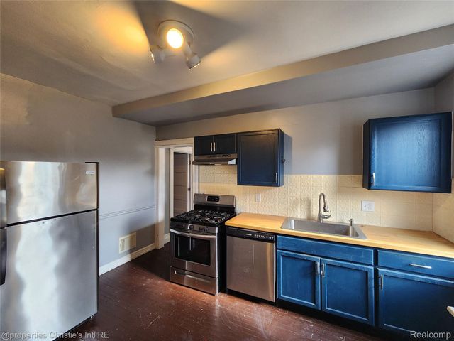 611 E Bethune Street, Detroit, MI 48202