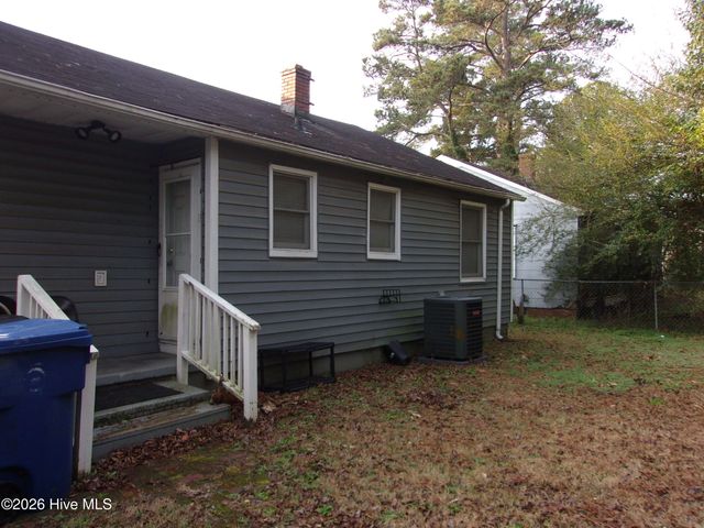 704 Dixon Street, Kinston, NC 28501