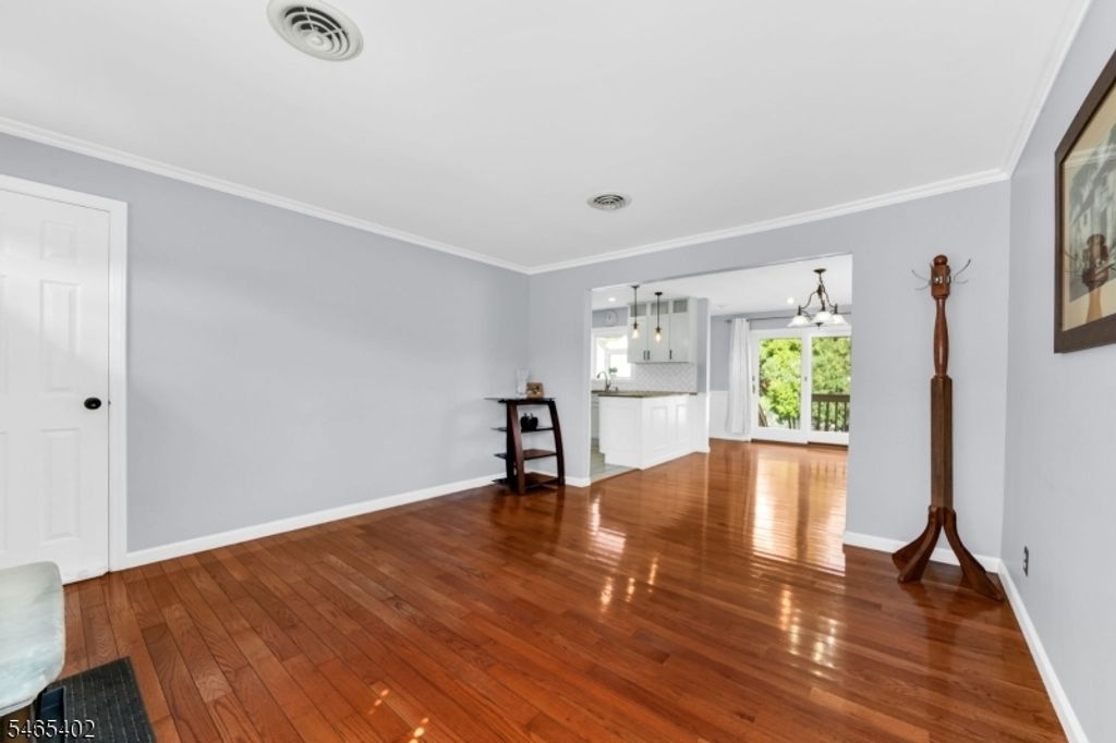 9 Shetland Dr, Clark Twp., NJ 07066 — photo 4