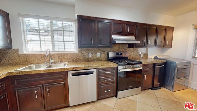 17155 Donmetz Street, Granada Hills (los Angeles), CA 91344