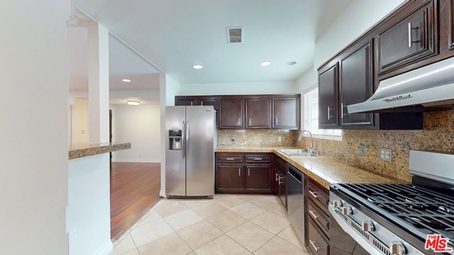 17155 Donmetz Street, Granada Hills (los Angeles), CA 91344