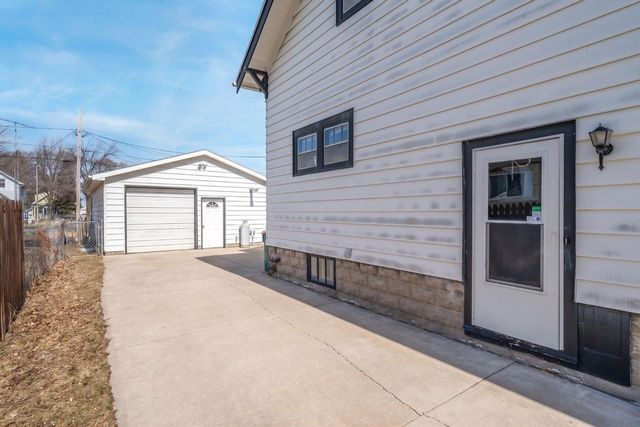 131 BISCHOFF STREET, Fond Du Lac, WI 54935
