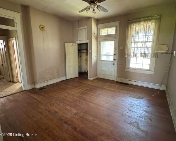 1041 Barret Ave, Louisville, KY 40204