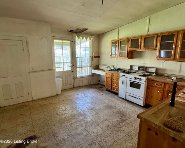 1041 Barret Ave, Louisville, KY 40204