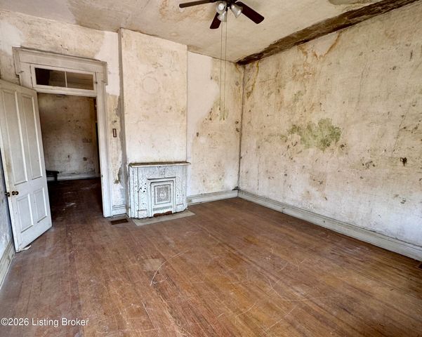 1041 Barret Ave, Louisville, KY 40204