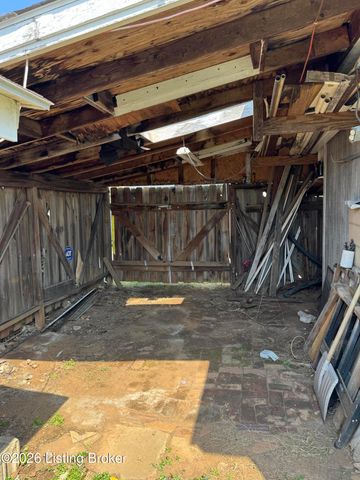 1041 Barret Ave, Louisville, KY 40204