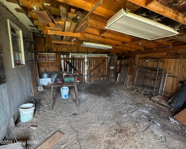 1041 Barret Ave, Louisville, KY 40204