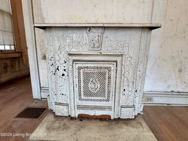 1041 Barret Ave, Louisville, KY 40204