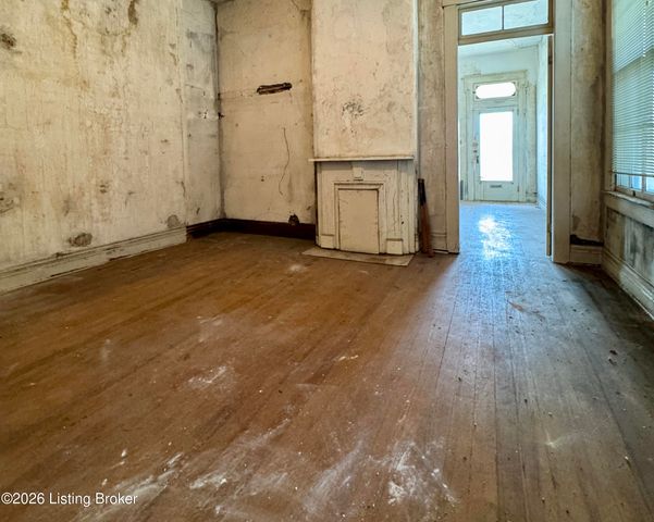 1041 Barret Ave, Louisville, KY 40204