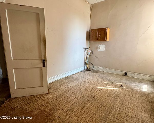 1041 Barret Ave, Louisville, KY 40204